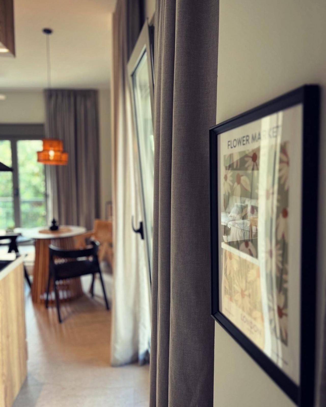 Luxurious Wooden Detail Flat In City Center Chalkís Kültér fotó